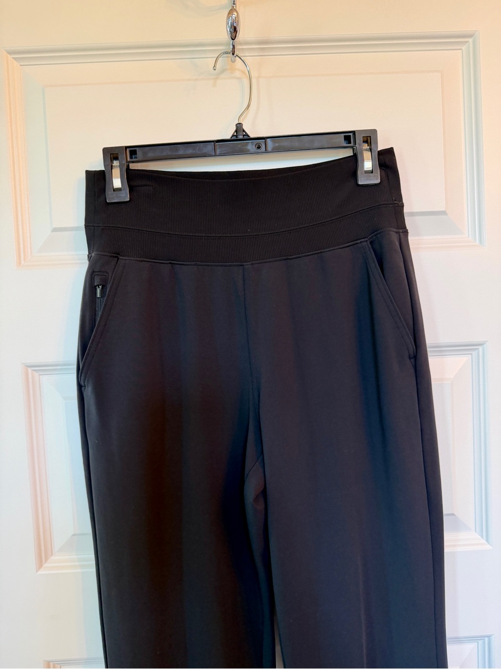ATHLETA Venice Split Hem Black Pants